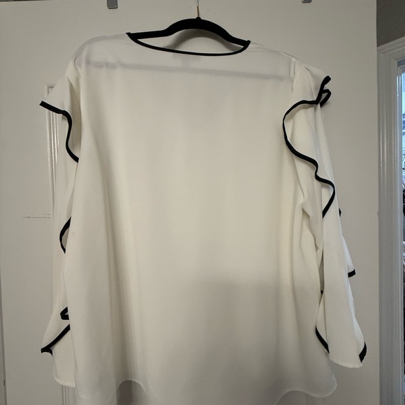 Alfani White Blouse Size L Black Contrast Trim Ruffle Sleeve V-Neck Career Top - Picture 4 of 4